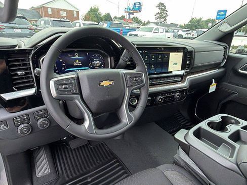 New 2026 Chevrolet Silverado 1500 LT w/ Z71 Off-Road Package AWD/4WD image 3