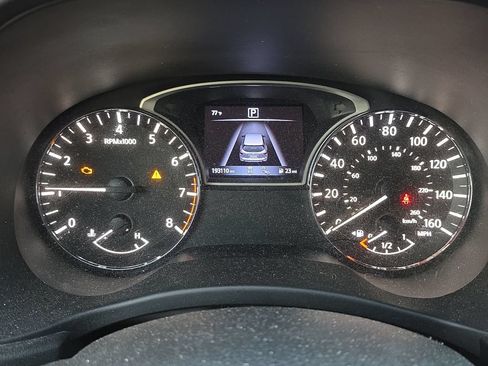 Used 2019 Nissan Pathfinder SV FWD image 7