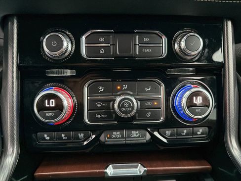 Used 2023 GMC Yukon XL Denali Ultimate AWD/4WD image 40