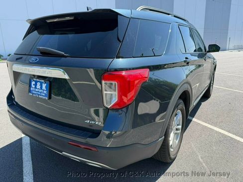 Used 2023 Ford Explorer XLT w/ Equipment Group 202A AWD/4WD image 5
