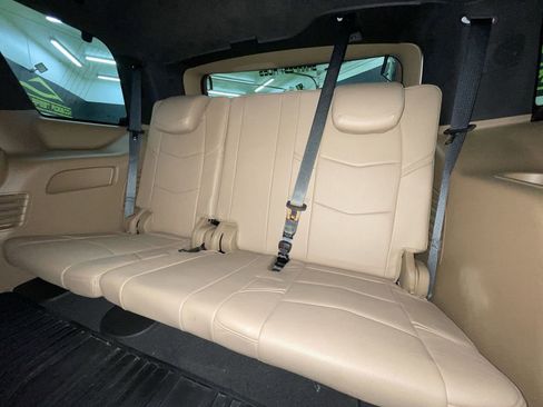 Used 2018 Cadillac Escalade Platinum image 29