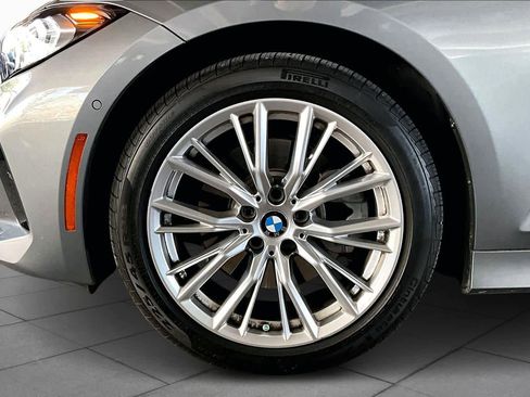 Used 2023 BMW 330i Sedan w/ Premium Package image 11