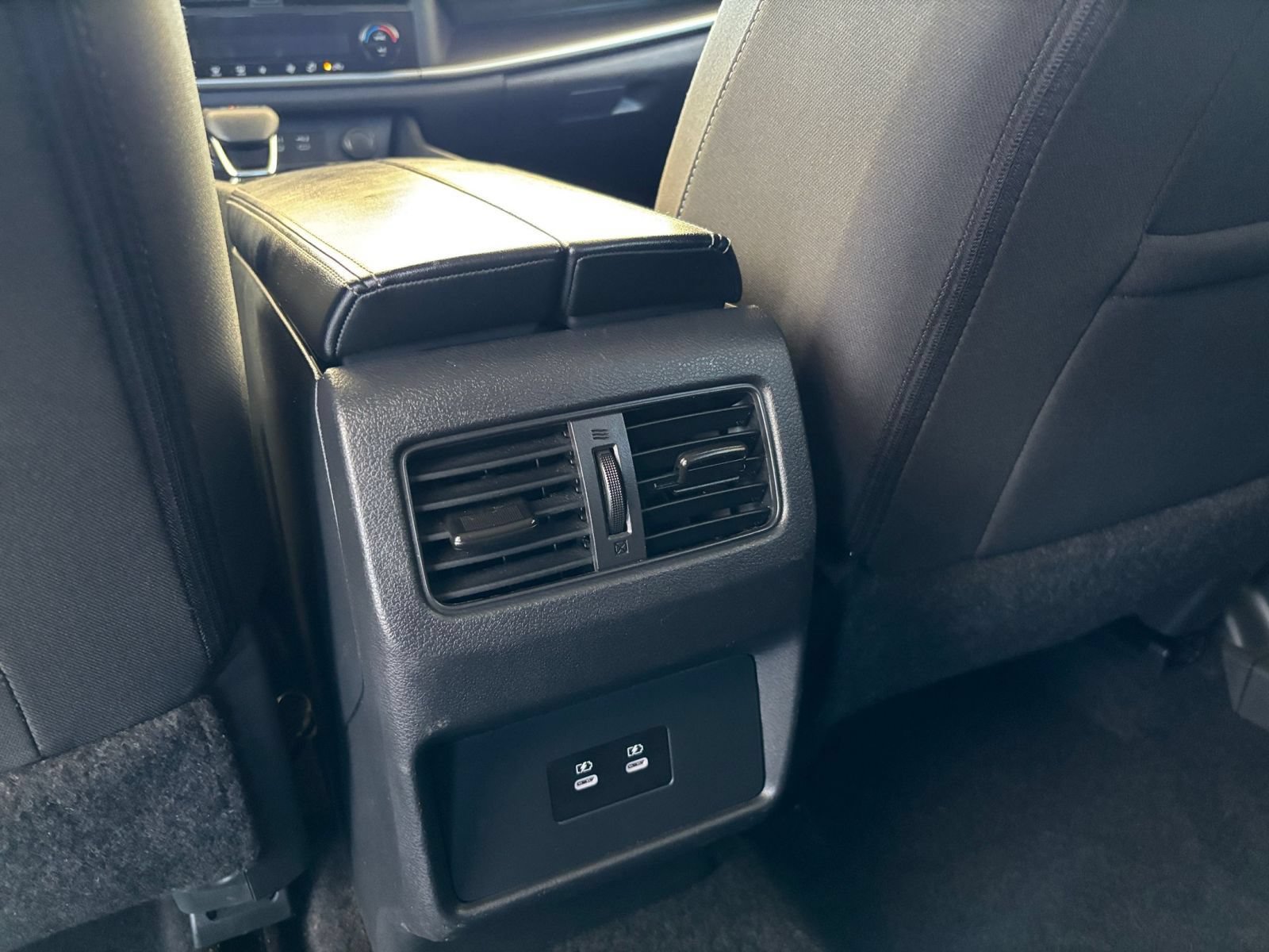 Used 2025 Nissan Rogue SV AWD/4WD image 24