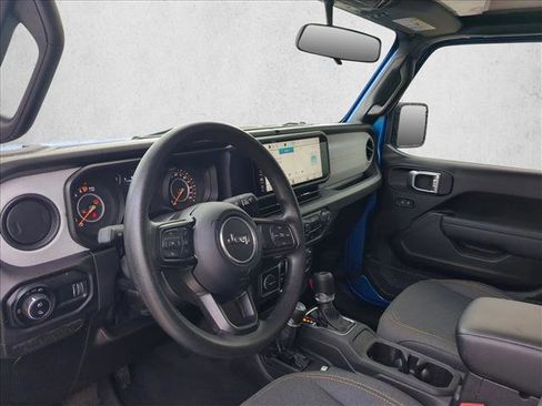 Certified 2025 Jeep Gladiator Sport image 10