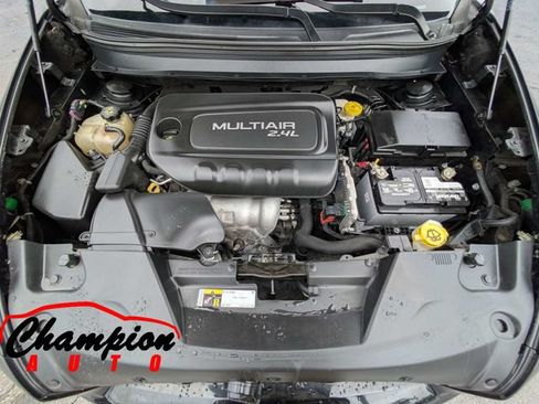 Used 2018 Jeep Cherokee Latitude FWD image 16