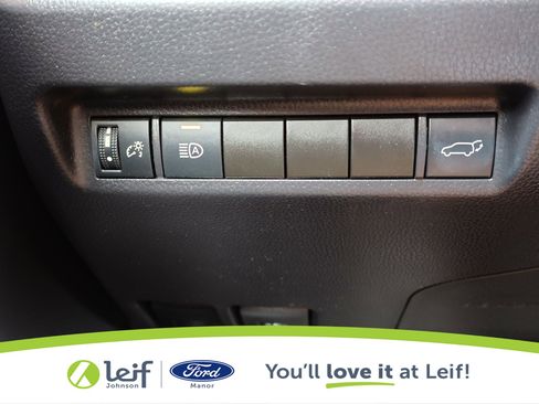 Used 2020 Toyota RAV4 XLE Premium image 16