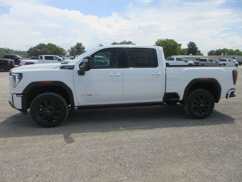 New 2026 GMC Sierra 2500 AT4 w/ AT4 Premium Plus Package AWD/4WD image 9