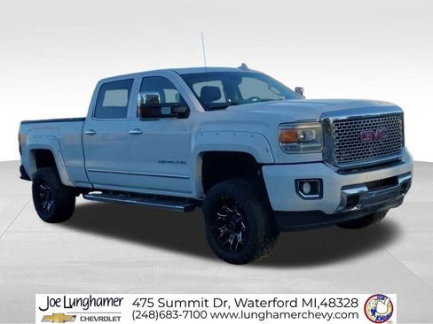 Used 2015 GMC Sierra 2500 Denali image 2