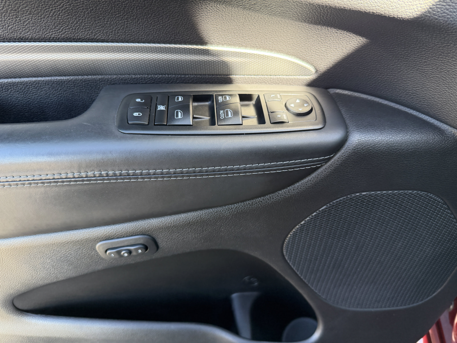 Used 2019 Dodge Durango R/T w/ Technology Group AWD/4WD image 21