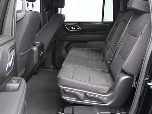 Used 2023 Chevrolet Suburban LS RWD image 13