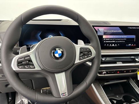 New 2026 BMW X5 xDrive40i w/ M Sport Package AWD/4WD image 22