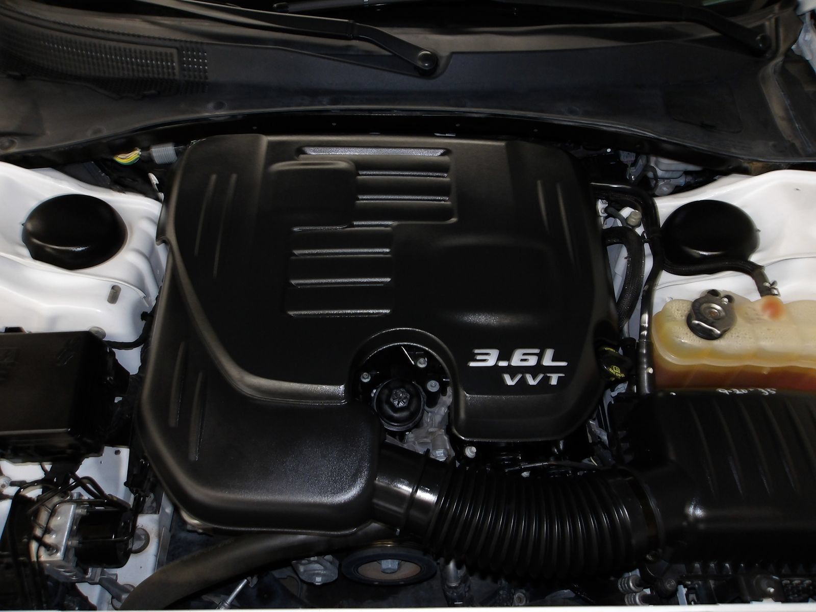 Used 2014 Chrysler 300 S AWD/4WD image 19