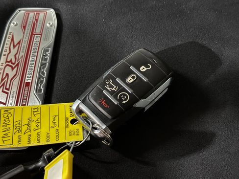 Used 2021 RAM 1500 TRX w/ TRX Lanuch Edition image 42