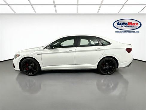 Used 2023 Volkswagen Jetta GLI Autobahn image 9