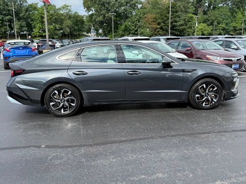 Used 2025 Hyundai Sonata SEL FWD image 9