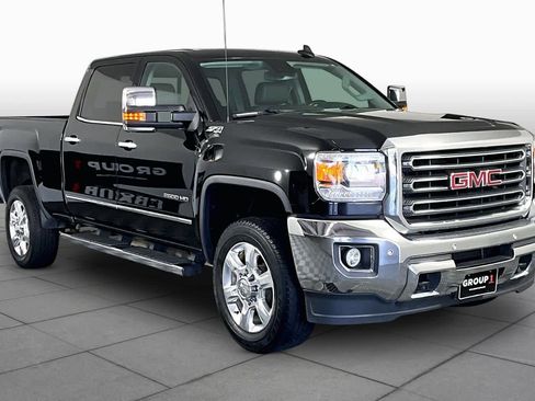 Used 2018 GMC Sierra 2500 SLT AWD/4WD image 3