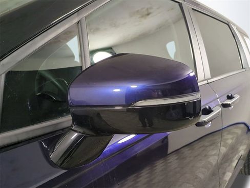 Used 2024 Kia Carnival LX image 12