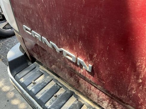 Used 2015 GMC Canyon SLE w/ SLE Convenience Package RWD image 13