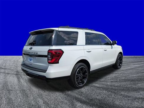 Used 2024 Ford Expedition Limited RWD image 4