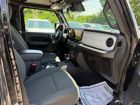 Used 2024 Jeep Wrangler Unlimited Sport AWD/4WD image 21