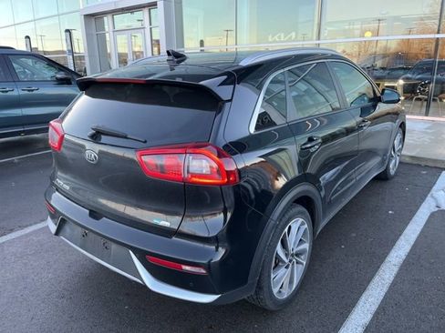Used 2019 Kia Niro Touring image 2