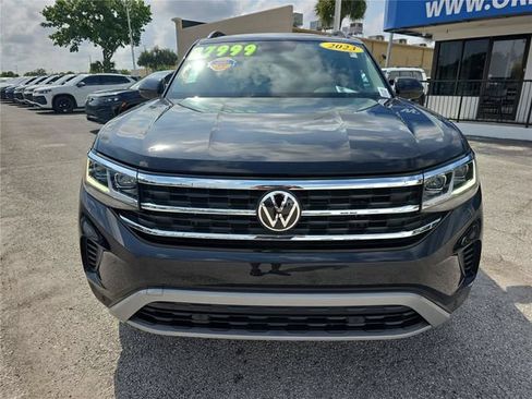 Used 2023 Volkswagen Atlas SE w/ Panoramic Sunroof Package FWD image 2