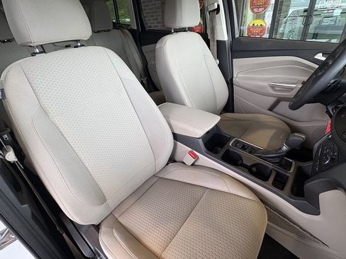 Used 2017 Ford Escape SE FWD image 26