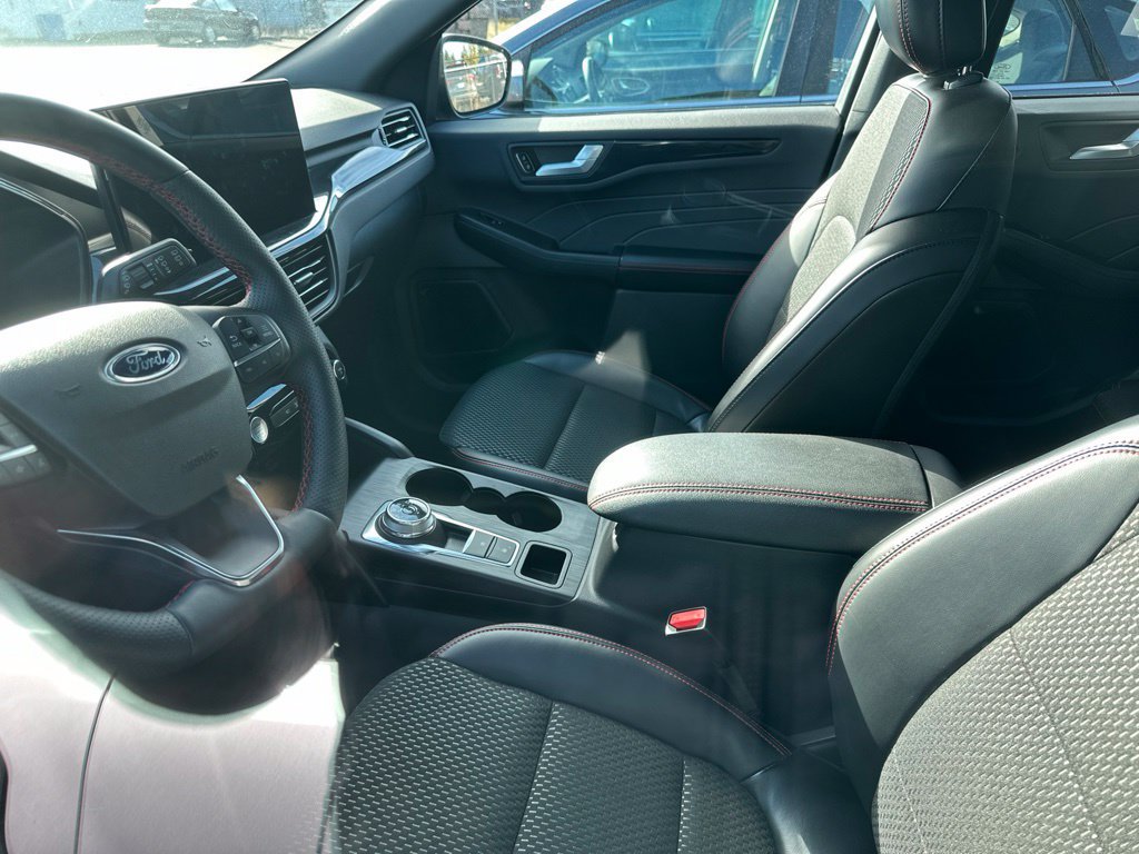 Used 2024 Ford Escape ST-Line Select w/ Tech Pack #2 AWD/4WD image 5