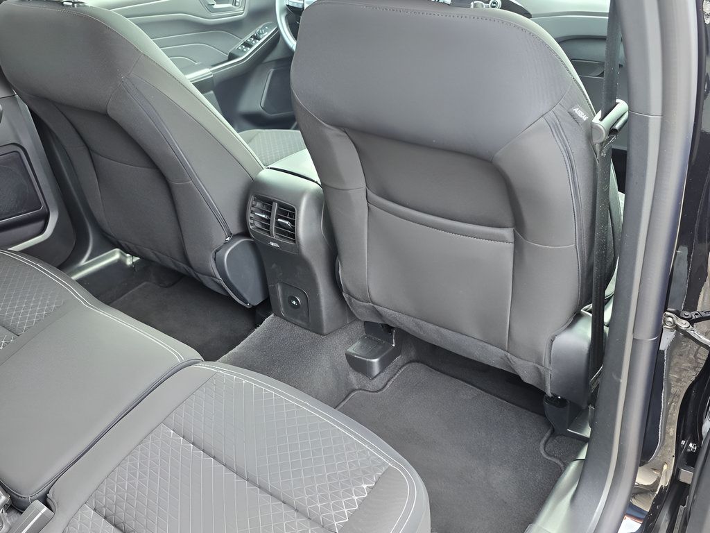Certified 2024 Ford Escape Active AWD/4WD image 31