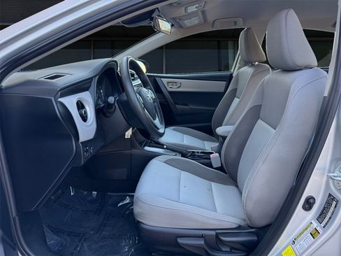 Used 2017 Toyota Corolla LE image 14