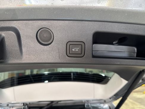 New 2026 GMC Terrain Denali w/ LPO, Black Badging Package image 15