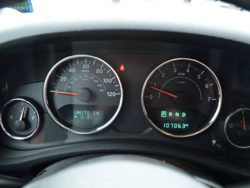Used 2018 Jeep Wrangler Unlimited Sahara w/ Connectivity Group AWD/4WD image 26