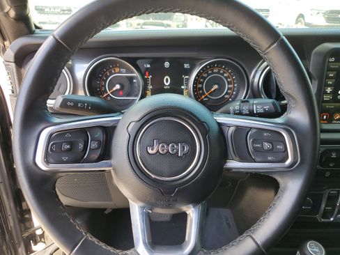 Used 2021 Jeep Wrangler Unlimited Sahara image 16