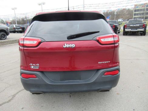 Used 2017 Jeep Cherokee Sport w/ Cold Weather Group image 4