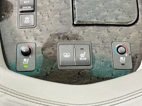 Used 2008 Lexus LS 460 image 23