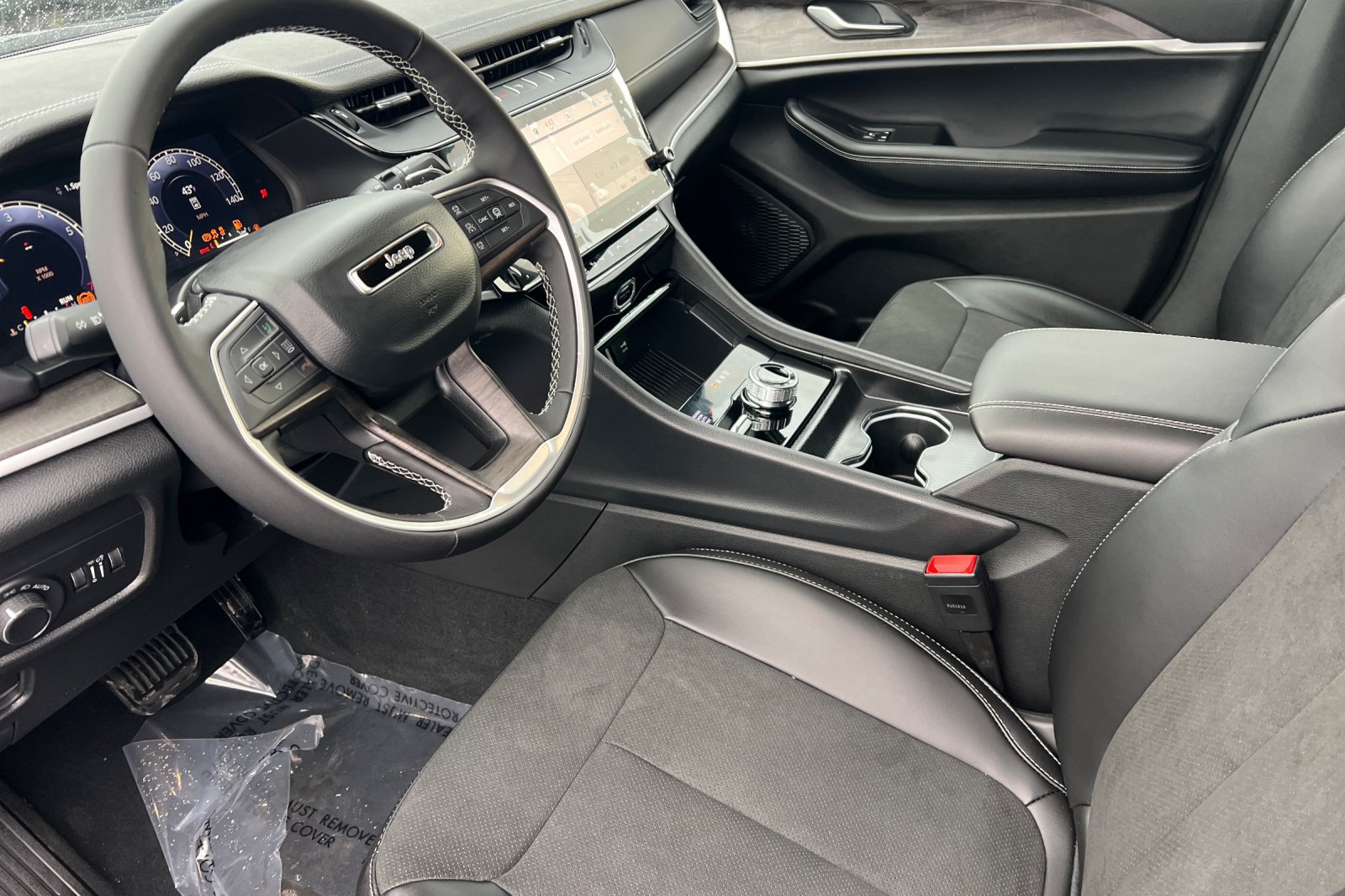 New 2026 Jeep Grand Cherokee Altitude AWD/4WD image 8