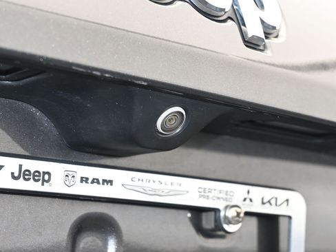 Used 2021 Jeep Compass Latitude w/ Driver Assistance Group image 35