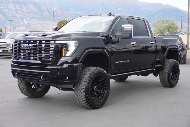 Used 2025 GMC Sierra 3500 Denali Ultimate AWD/4WD image 1