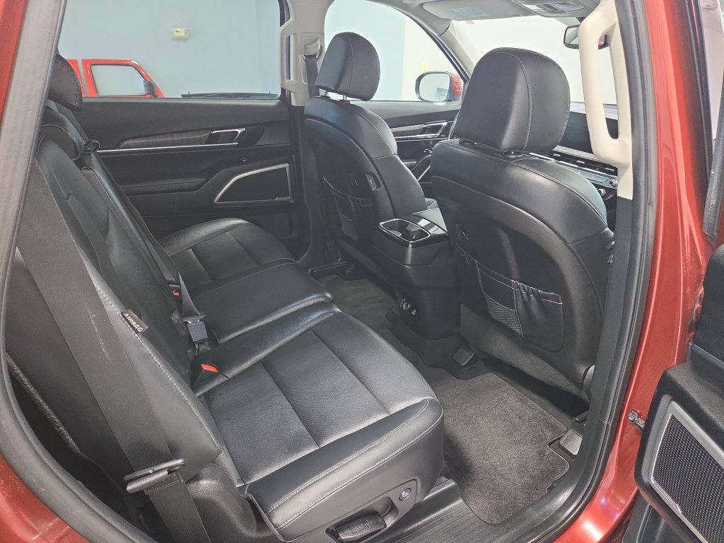 Used 2023 Kia Telluride AWD image 20