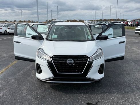 New 2025 Nissan Kicks Play S image 23