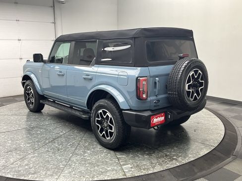 Used 2023 Ford Bronco Outer Banks AWD/4WD image 2