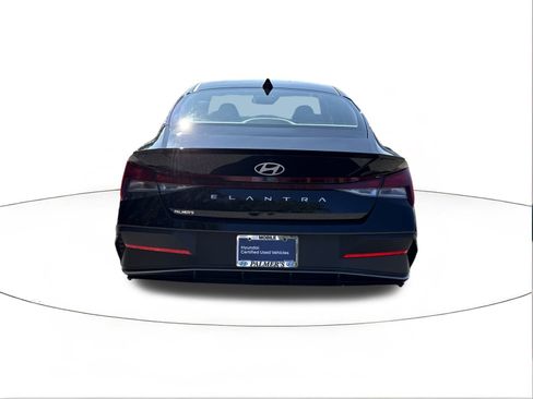Used 2025 Hyundai Elantra Sport image 4