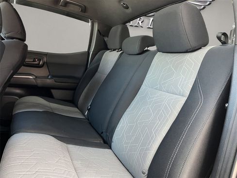 Used 2020 Toyota Tacoma TRD Sport image 12