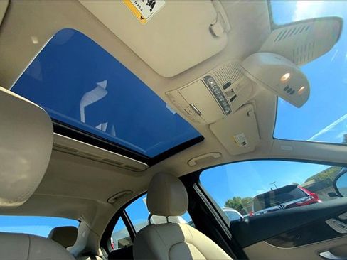 Used 2018 Mercedes-Benz C 300 4MATIC Sedan image 11