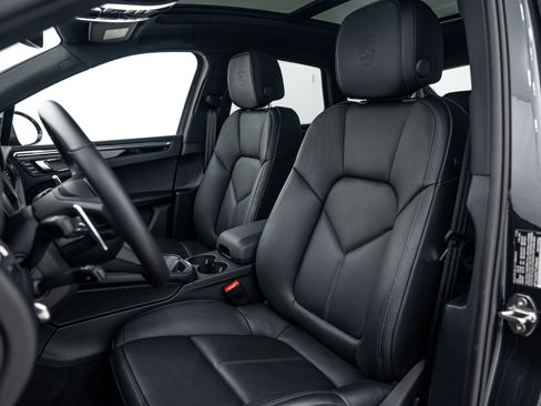 Certified 2026 Porsche Macan AWD/4WD image 20