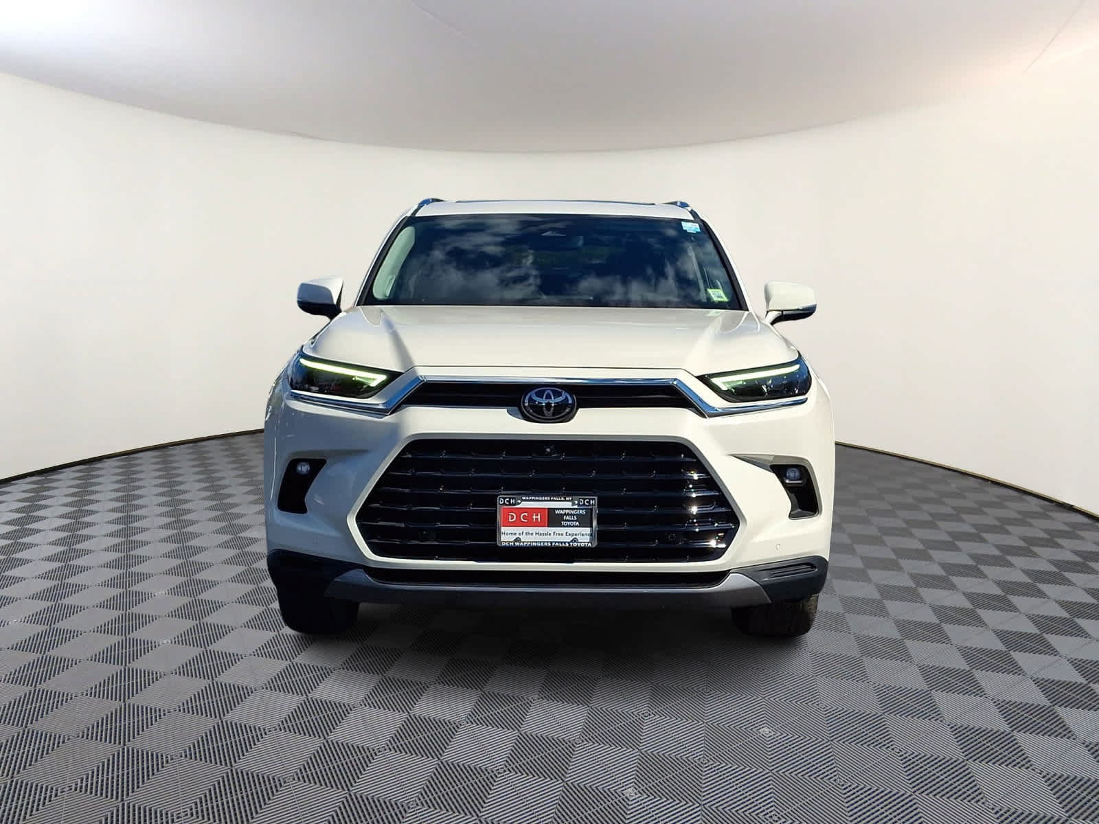 Certified 2024 Toyota Grand Highlander AWD image 3