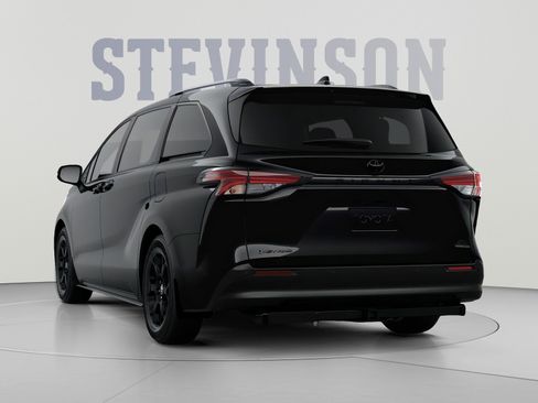 New 2026 Toyota Sienna XLE Woodland Edition AWD/4WD image 7