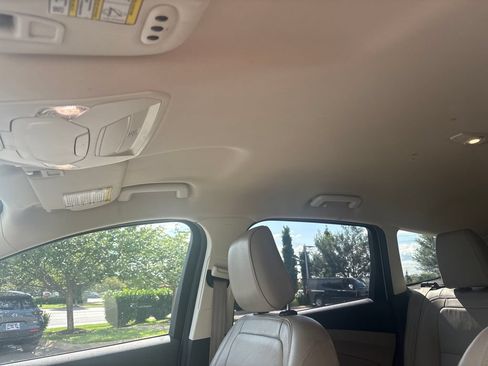 Used 2018 Ford Escape Titanium FWD image 16
