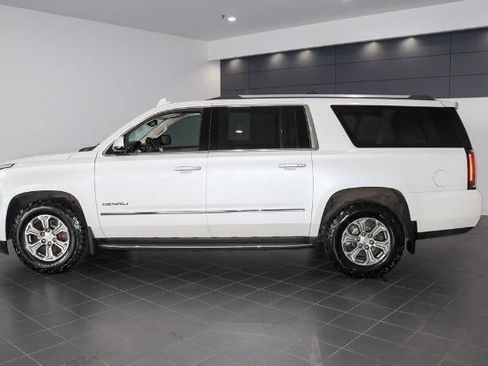 Used 2017 GMC Yukon XL Denali image 2