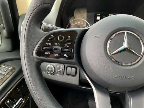 Used 2022 Mercedes-Benz Sprinter 2500 image 10